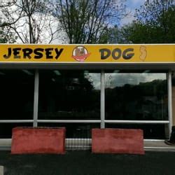 Jersey dog - New York City and great hot dogs go hand in hand. You would assume it would be a spot in Gotham to take home the title of 'New York's Best Hot Dog.'. Heck, the city is even home to the most iconic ...